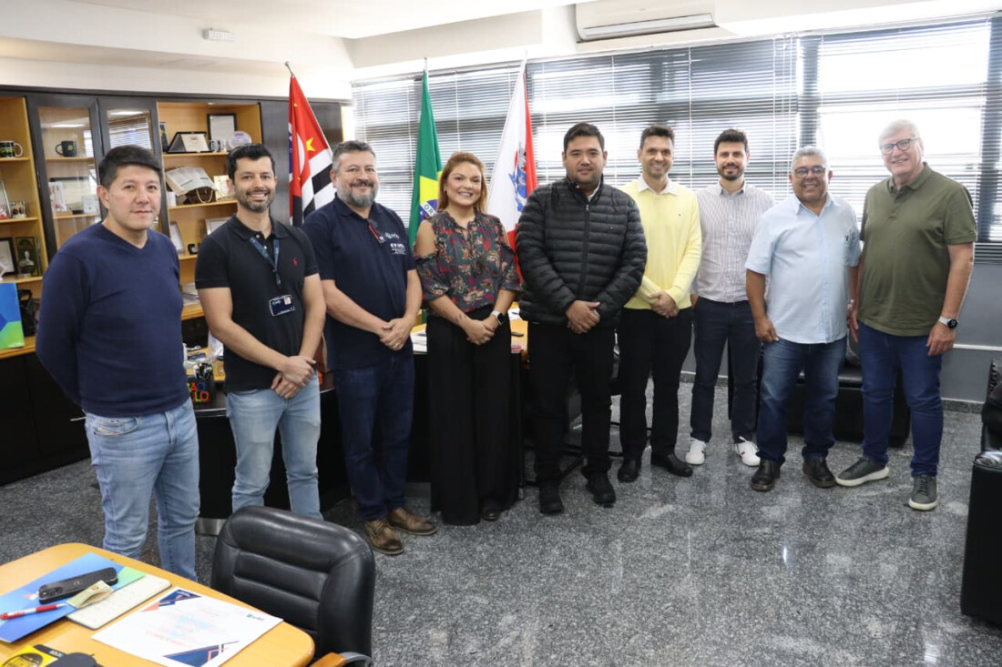 Prefeito e EDP entregam reconhecimento de eficiência energética a unidades de saúde