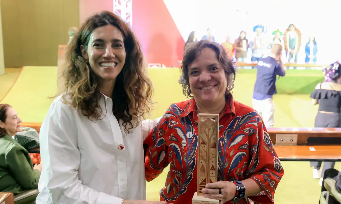 Fotógrafa da Agência Brasil recebe menção honrosa em prêmio