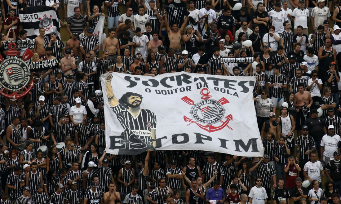 Sócrates, ídolo do Corinthians e da seleção, recebe honraria na Alesp