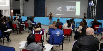 Profissionais participam de roda de conversa