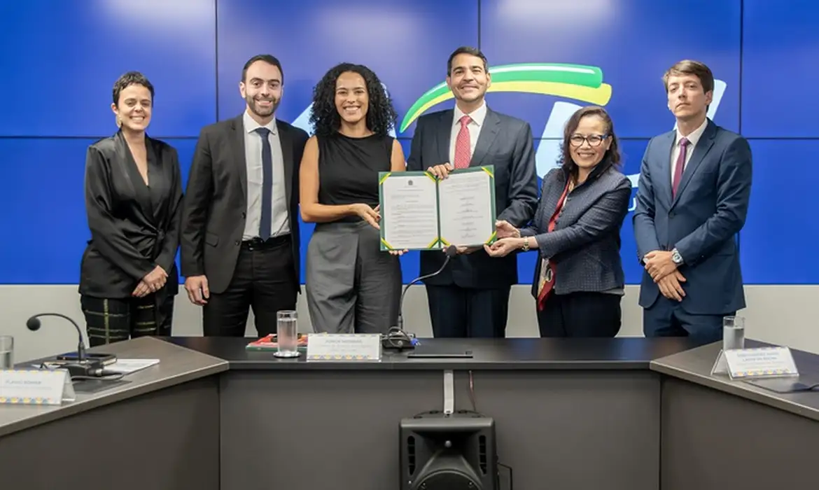 AGU garante posse de servidora exonerada do Itamaraty por banca racial