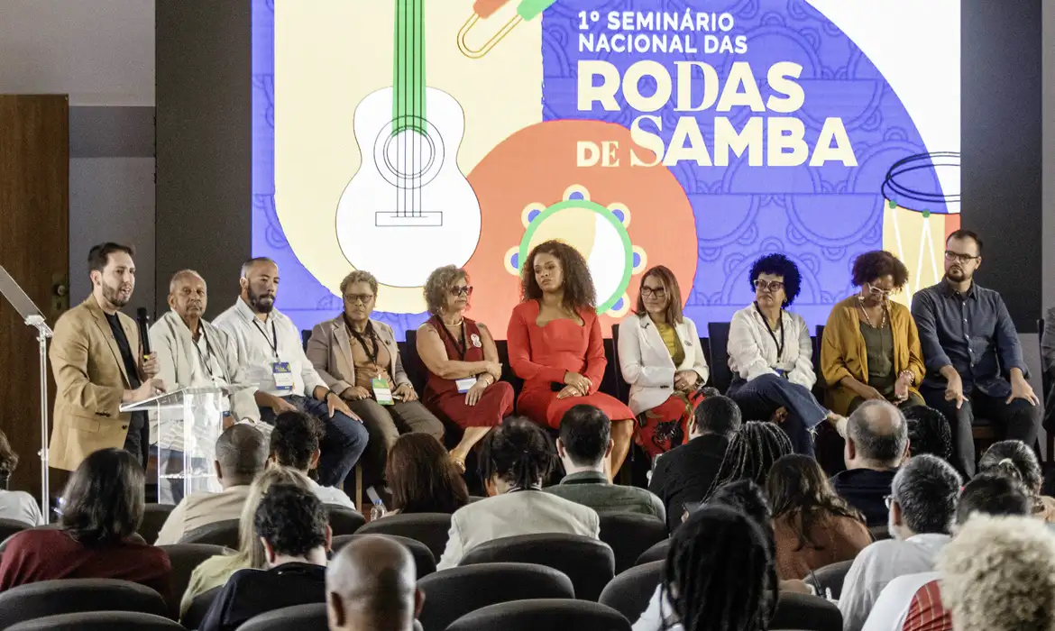 Sambistas debatem políticas públicas para trabalhadoras na cultura