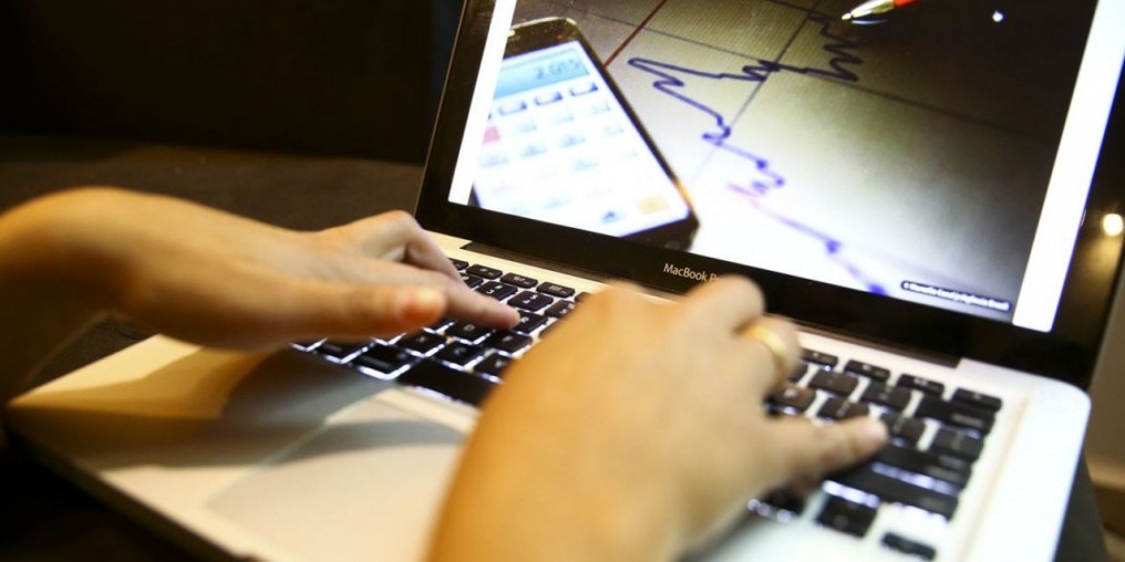 Quase 85% das pessoas de 10 anos ou mais acessam internet no Brasil