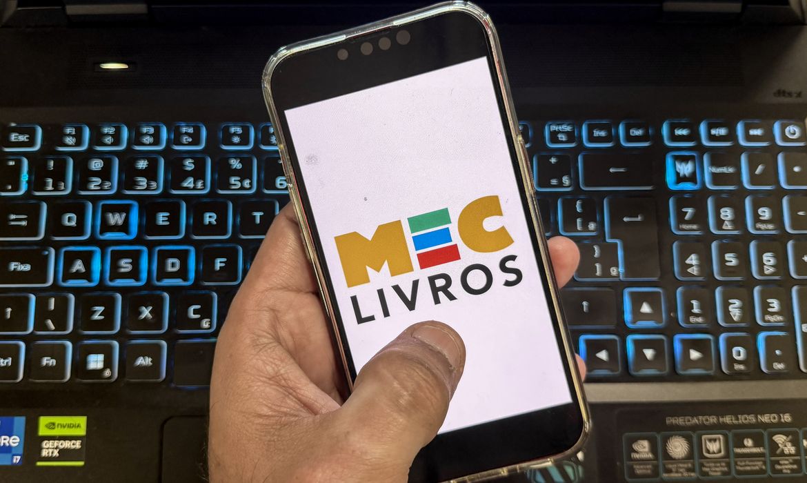 MEC Livros: plataforma oferece 7,8 mil obras em inglês e espanhol