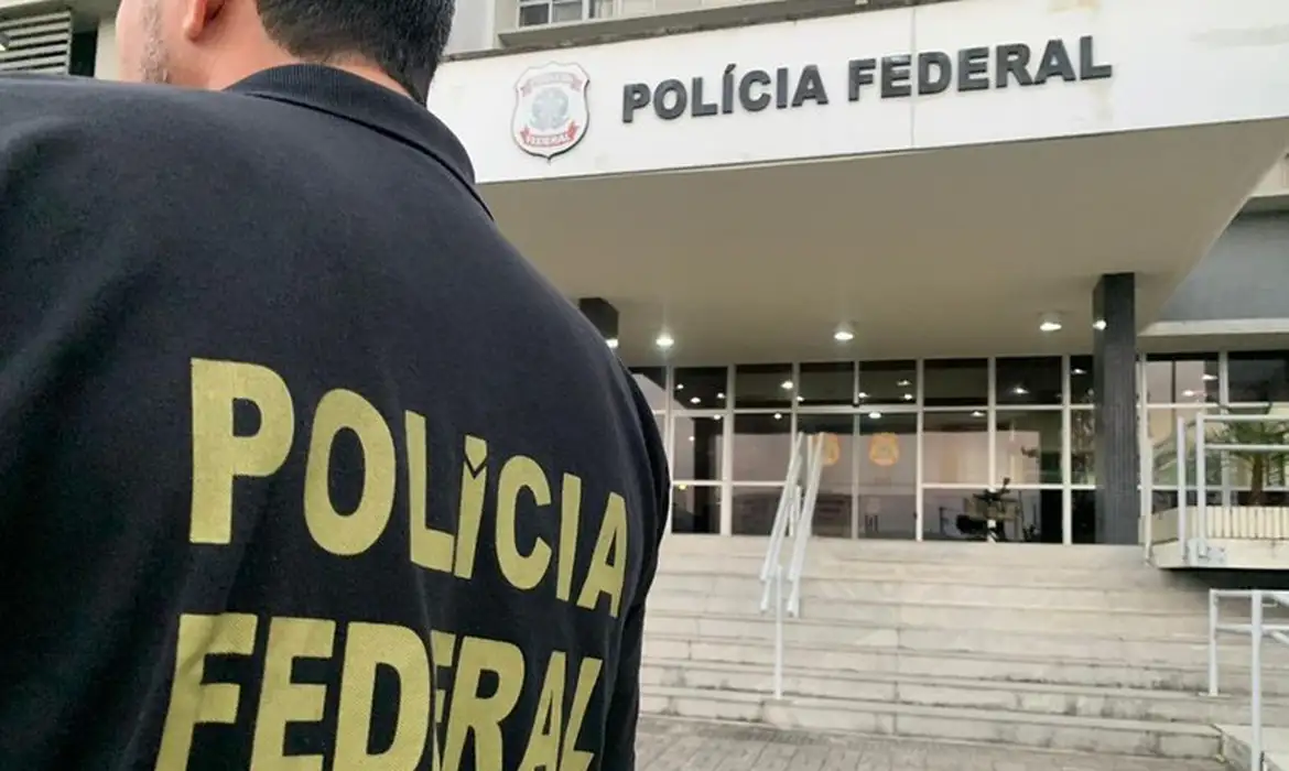 PF faz operação contra desvios na Universidade Federal Fluminense