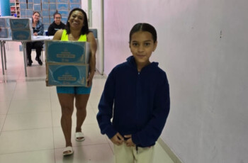 Poá encerra entrega de kits do programa Férias Sem Fome nesta sexta