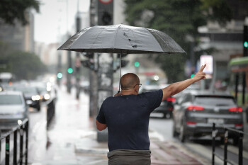 Defesa Civil alerta para chuva, queda nas temperaturas e ventos com frente fria