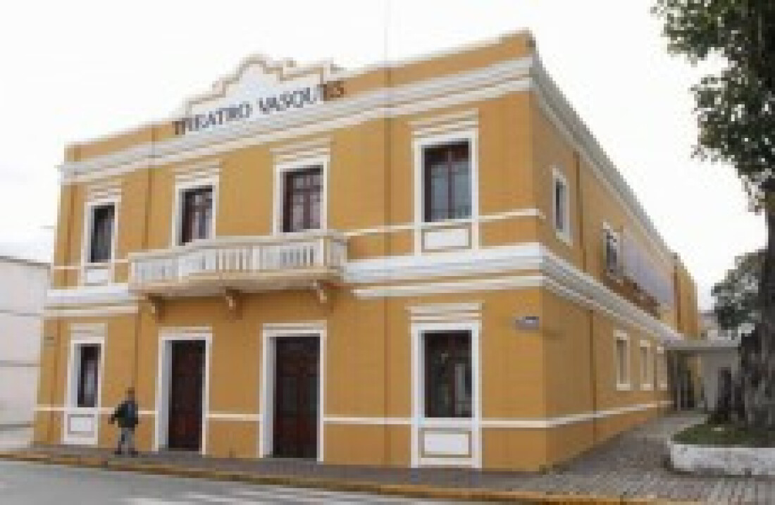 Vasques tem sessão dupla com escolas
