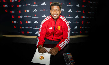Andrey Santos troca o Chelsea pelo Manchester United