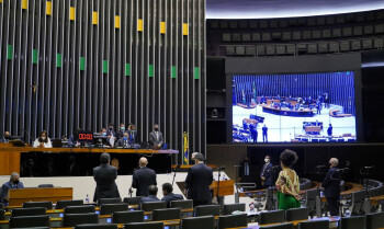 Dino intima partidos a explicar controle de emendas parlamentares