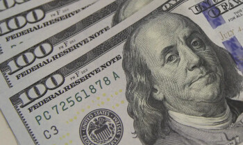 Dólar encosta em R$ 5,10 com tarifaço e tensão global