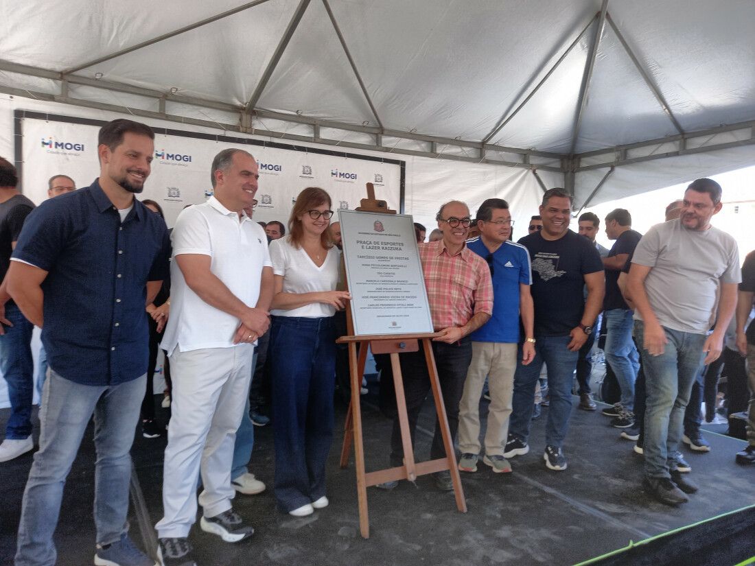 Prefeitura entrega revitalização da Praça Kaizuka em César de Souza