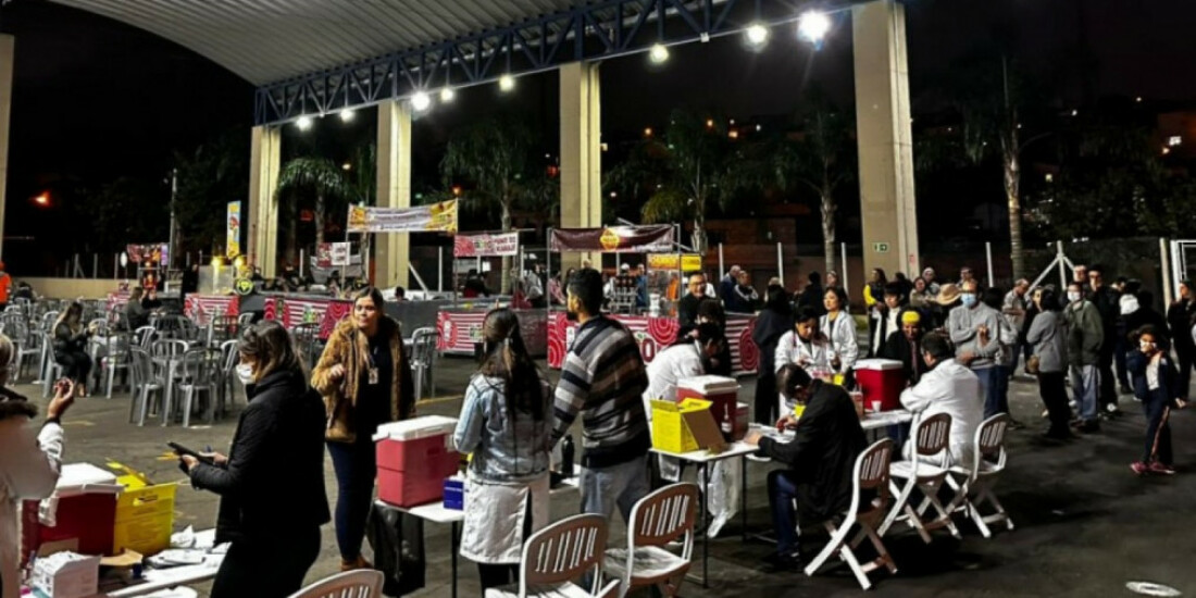 Saúde de Mogi aplica vacinas na Festa do Divino