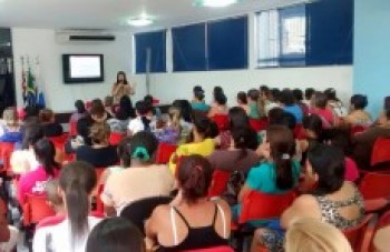 Bolsistas da Frente de Trabalho participam de palestras em Arujá