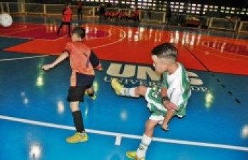 Copa Kids realiza semifinais no Centro Esportivo da UMC