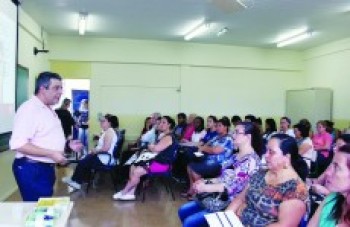 Alunos do Crescer têm palestra do Sebrae