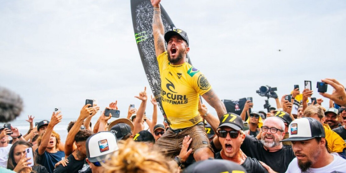 Filipe Toledo conquista título do Circuito Mundial de Surfe