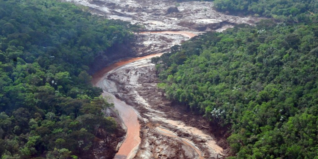 Sem acordo, MG e ES oficializam fim de negociação sobre Mariana