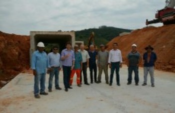 Deputado André do Prado vistoria obras no Aterrado