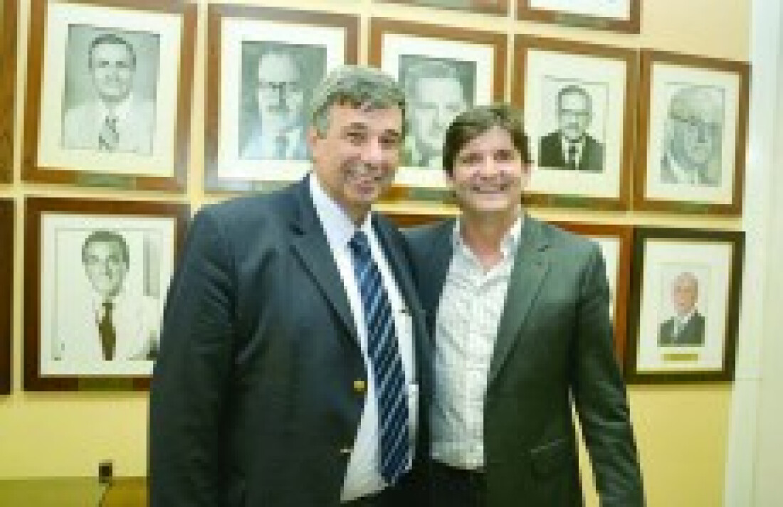 André do Prado pede recursos para hospitais