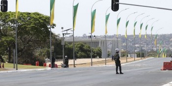 Esplanada dos Ministérios amanhece bloqueada para veículos