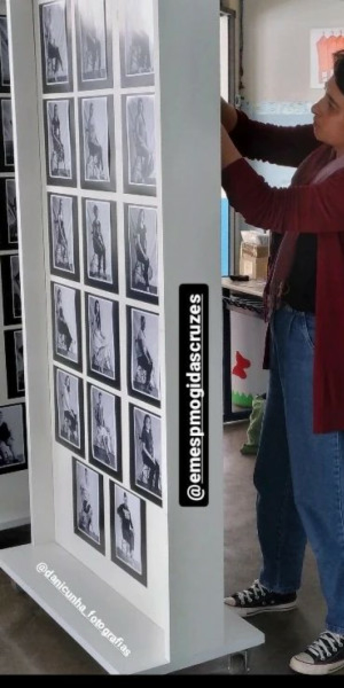 Exposição homenageia mães e tutoras de alunos