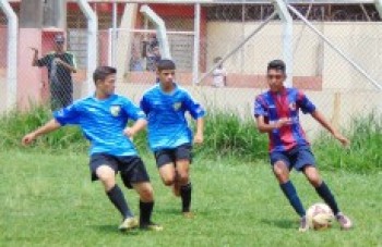 Infantil e Juvenil definem semifinalistas