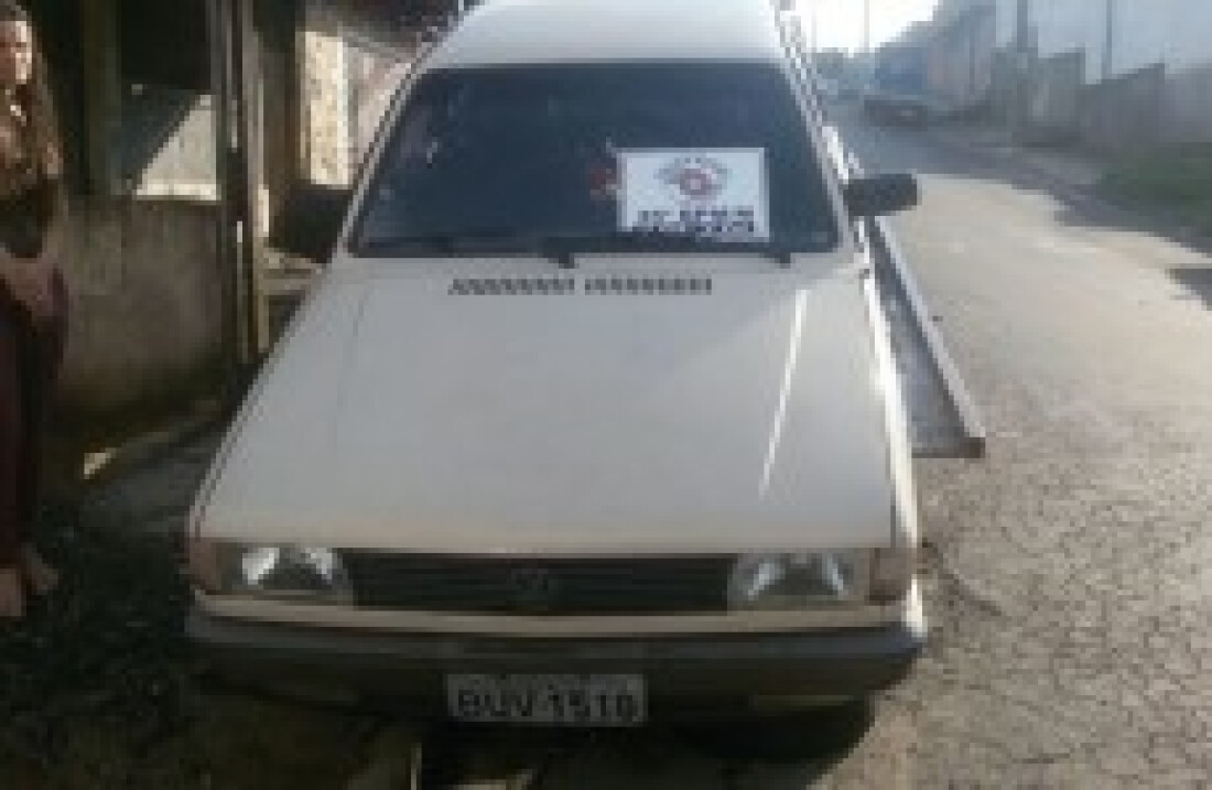 Suspeito é detido por receptação de carro produto de crime: