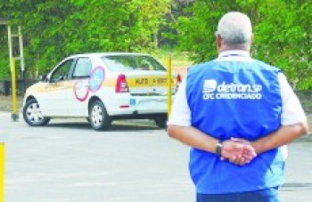 Detran constata irregularidade em autoescolas durante prova prática