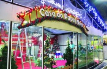 Papai e Mamãe Noel chegam hoje ao centro