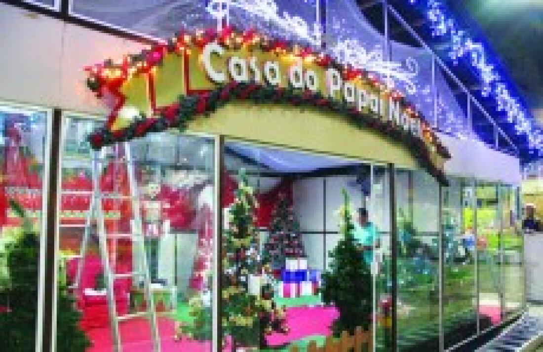 Papai e Mamãe Noel chegam hoje ao centro