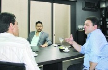 Damásio sela parceria com Alvino para ampliar turismo