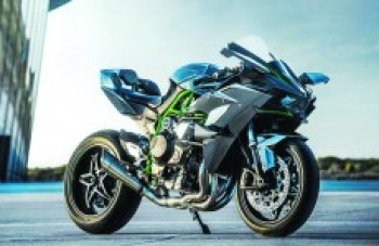 Kawasaki Ninja H2 é a Moto do Ano em eleição