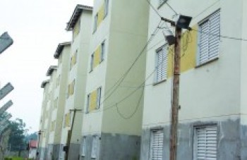 Invasores providenciam energia e afirmam que querem negociar