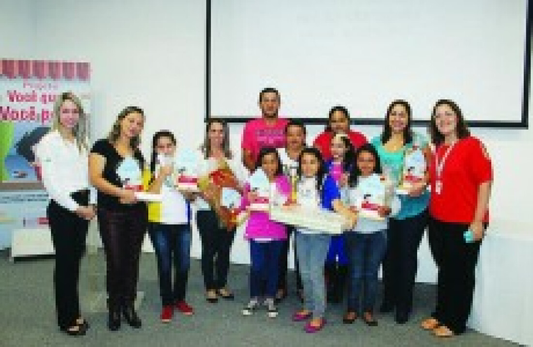 Concurso premia 3 alunas da rede municipal de Mogi