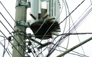 Transformador queima e deixa população sete horas sem luz