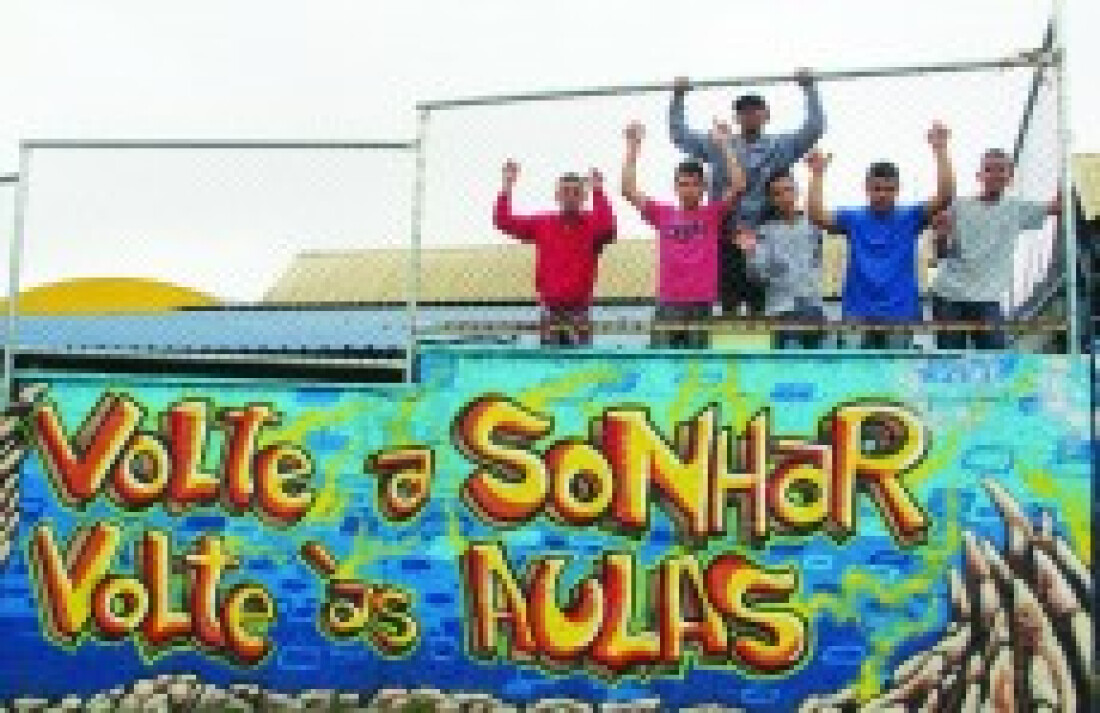 Alunos resolvem acabar com ocupação de escola em Poá