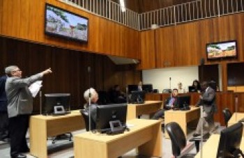 Bezerra quer saber sobre pátios de Mogi