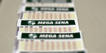 Mega-Sena acumula e paga 14 milhões no próximo concurso