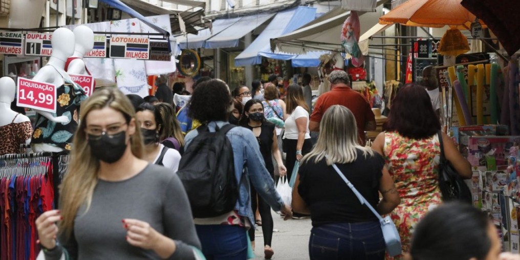 Covid-19 apresenta dados mais baixos dos últimos 60 dias no RJ
