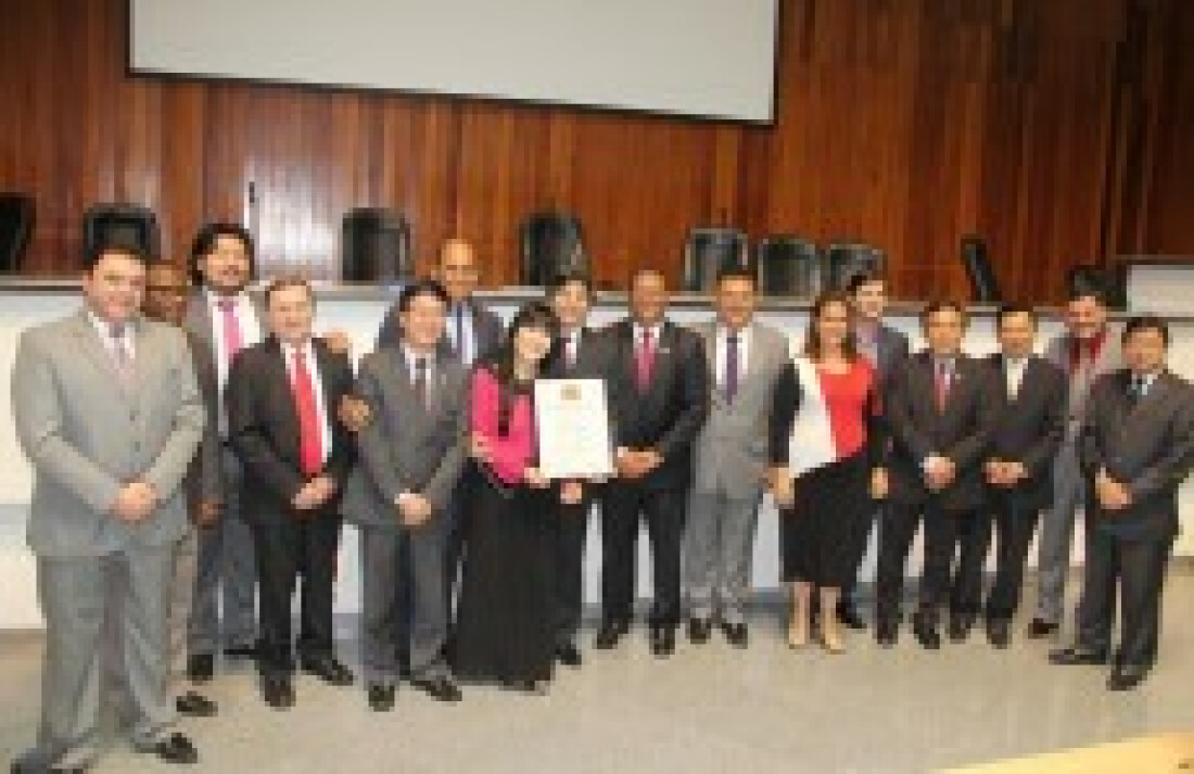 Noite de homenagem é marcada por emoção e reconhecimento