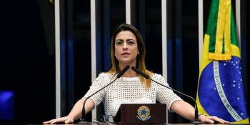 Soraya Thronicke assina compromisso com Presidente Amigo da Criança