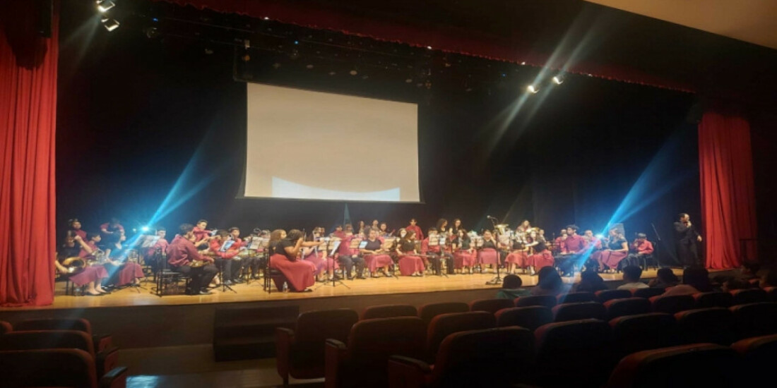 Banda de escola de Mogi inicia série Limongi Itinerante