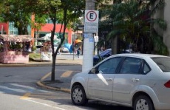 Definida a empresa que vai gerenciar a zona azul