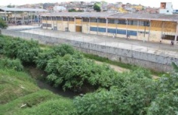 Falta de limpeza no rio Jaguari traz transtornos