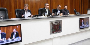 Vereadores aprovam Banco de Alimentos e doulas em partos