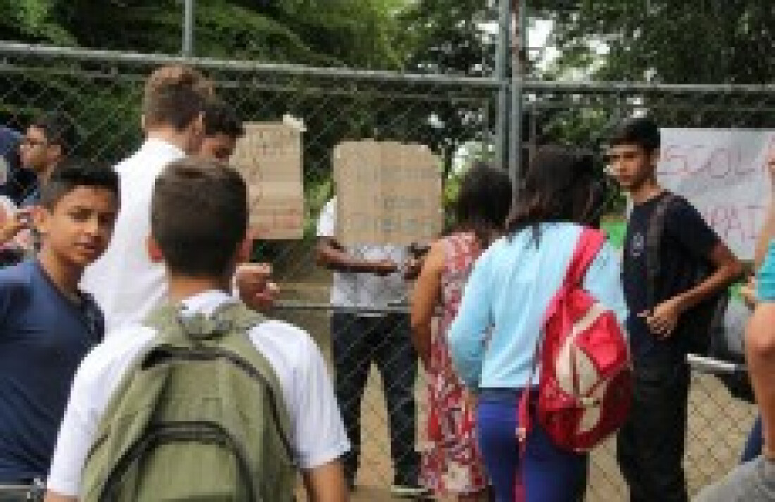 Escola é ocupada e dirigente fala em motivação política