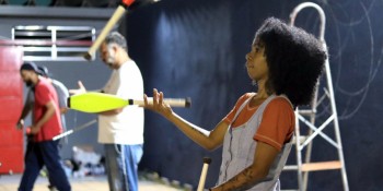 Praças e espaços culturais recebem espetáculos circenses