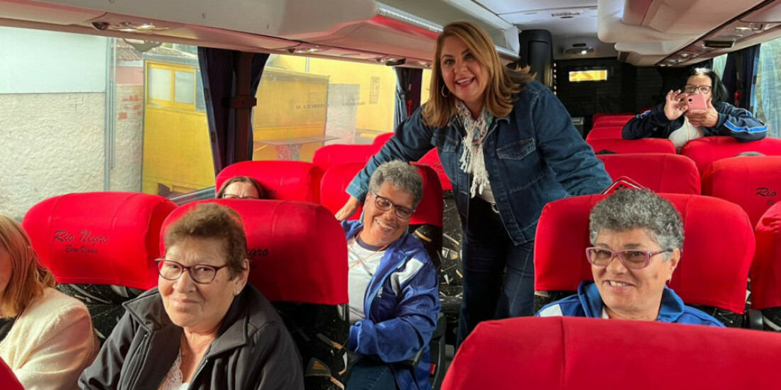 Idosos de Poá participam de passeio ao Parque Ibirapuera