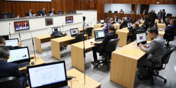 Legislativo participa de instalação de Anexo